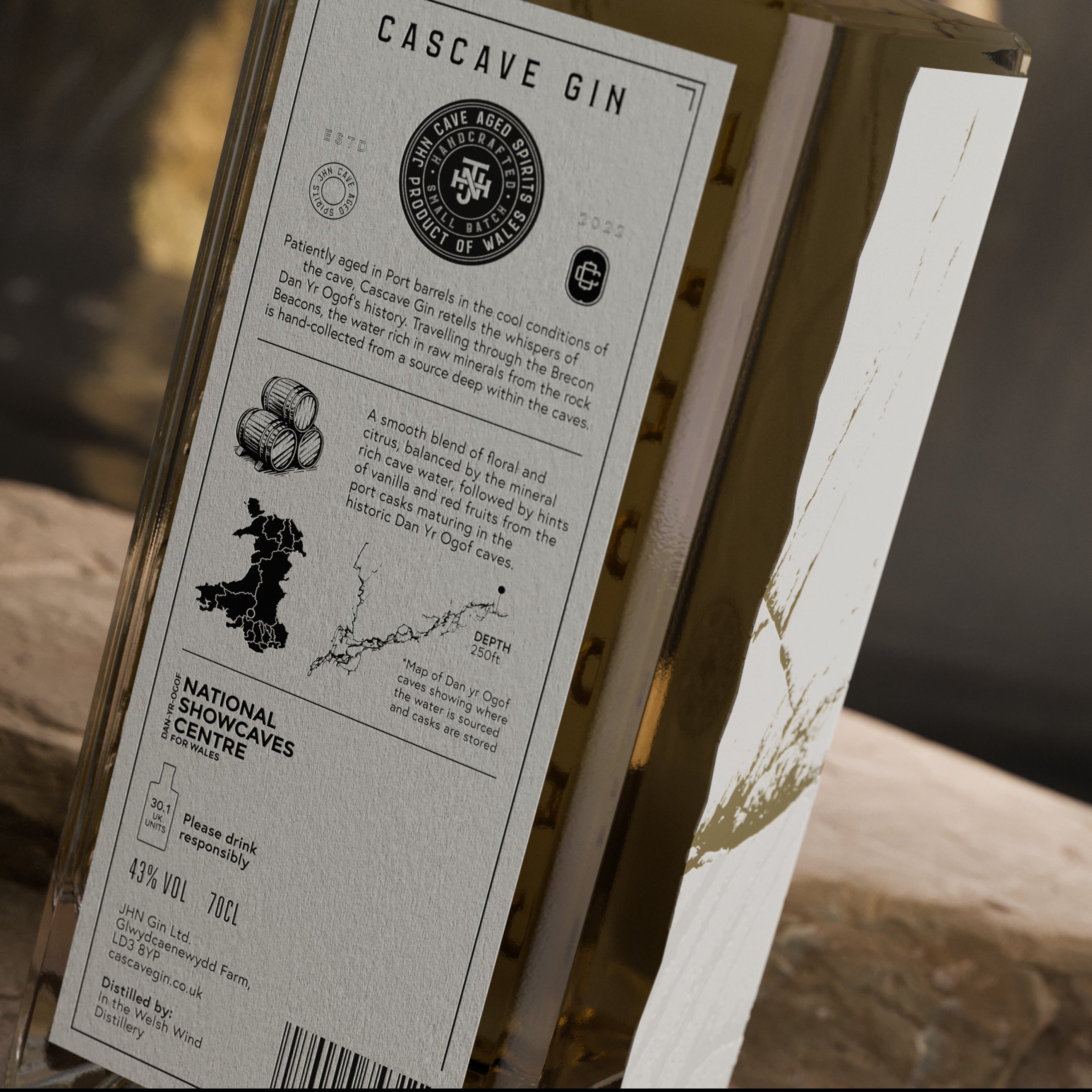 Cave Aged Gin Back Label, Cascave Cave Aged Gin, Welsh Gin, Cave Gin, Cave Water, Award Winning, Gin cocktail, Dan yr Ogof Gin, Brecon Beacons,