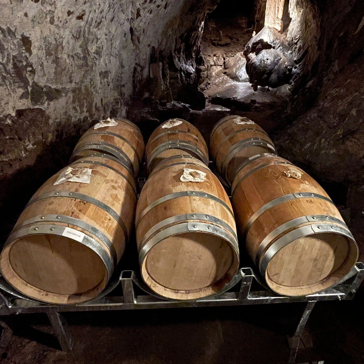 Cascave Cave Aged Gin, Welsh Gin, Cave Gin, Cave Water, Award Winning, Gin cocktail, Dan yr Ogof Gin, Brecon Beacons,