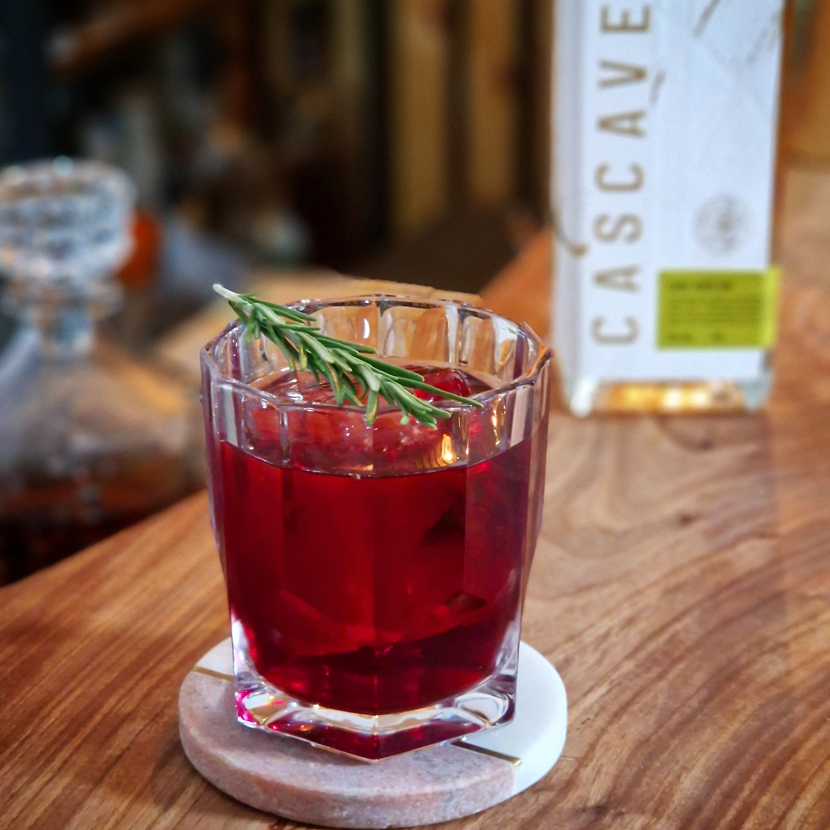 Cascave Cave Aged Gin, Welsh Gin, Cave Gin, Cave Water, Award Winning, Gin cocktail, Dan yr Ogof Gin, Brecon Beacons, Cask Aged gin Cave Gin